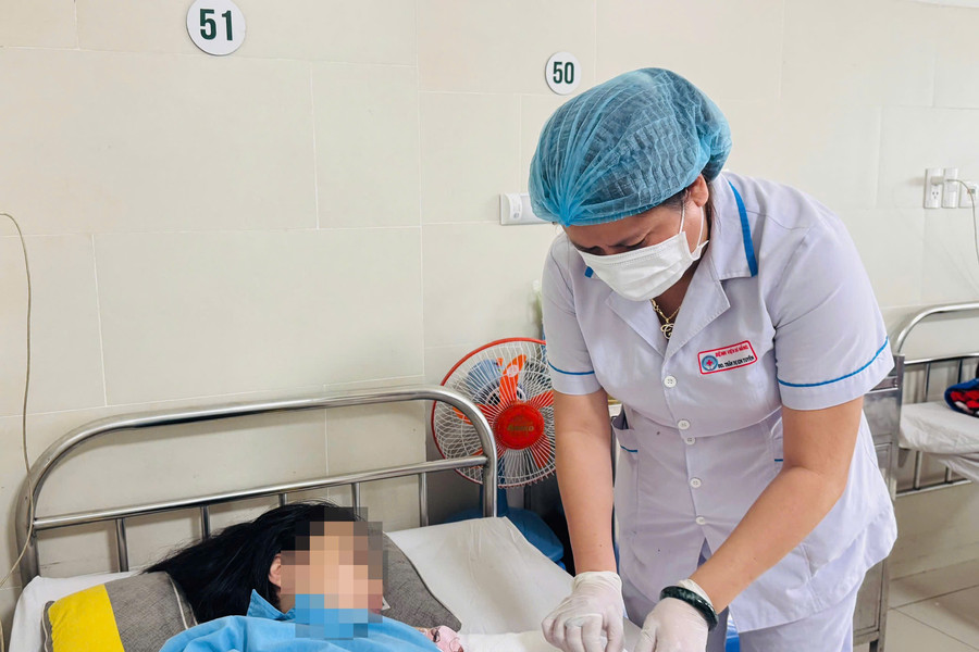 Bệnh viện Đà Nẵng cứu thành công cánh tay dập nát của cô gái 16 tuổi