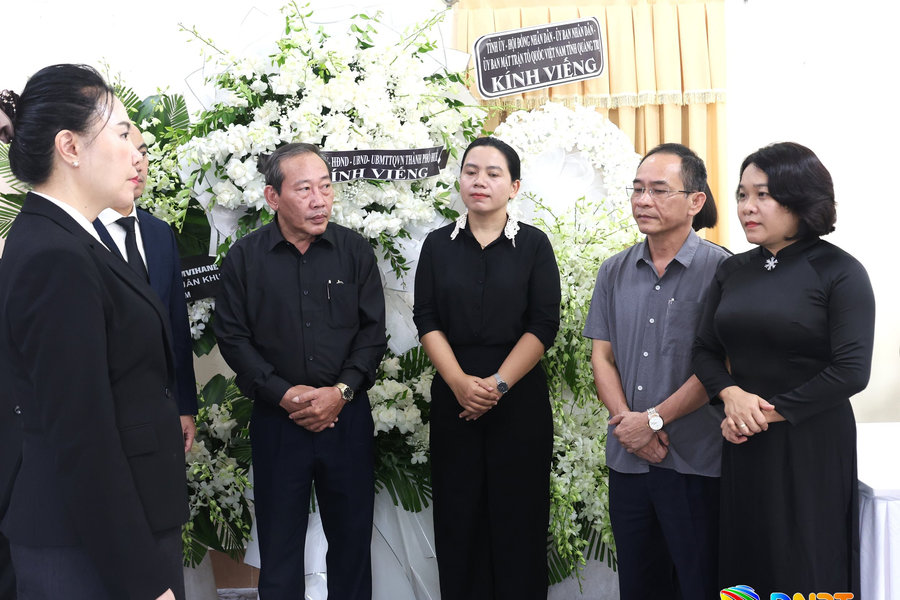 Đoàn lãnh đạo Ban Tuyên giáo và Dân vận Thành ủy Đà Nẵng viếng Chủ tịch Quốc hội Lào Xaysomphone Phomvihane