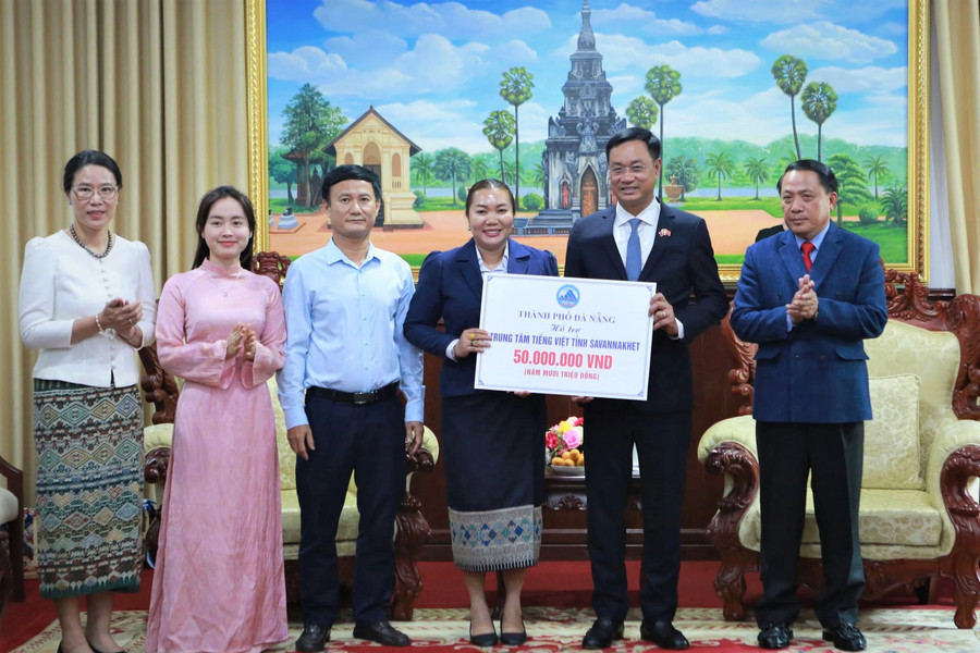 Vun đắp nghĩa tình ở Nam - Trung Lào