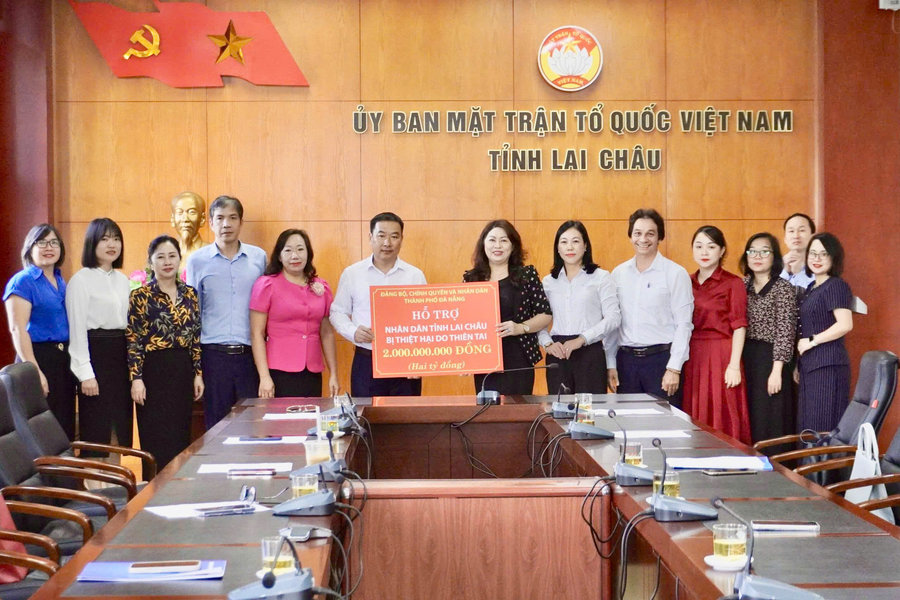 Đà Nẵng trao 2 tỷ đồng hỗ trợ Lai Châu khắc phục hậu quả thiên tai