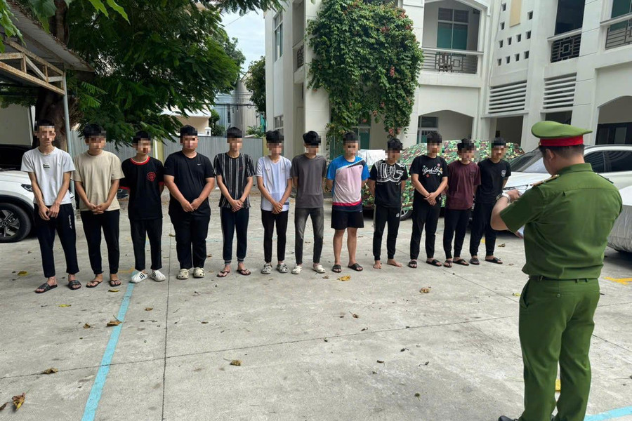 Khởi tố 12 thanh thiếu niên mang hung khí gây rối trên đường Nguyễn Tất Thành