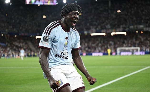 Brian Madjo phá kỷ lục 30 năm của Kluivert tại Siêu cúp châu Âu trong màu áo Aston Villa