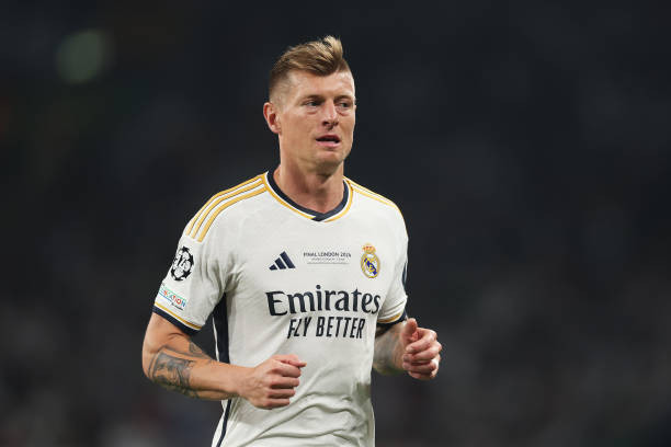 Real Madrid lặp lại sai lầm vụ Toni Kroos: Tuyến giữa báo động vì thiếu bộ óc điều tiết
