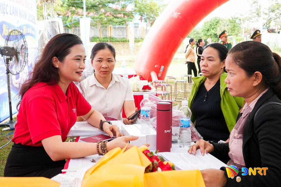 Phiên giao dịch việc làm tại xã Đức Phú và phường An Khê