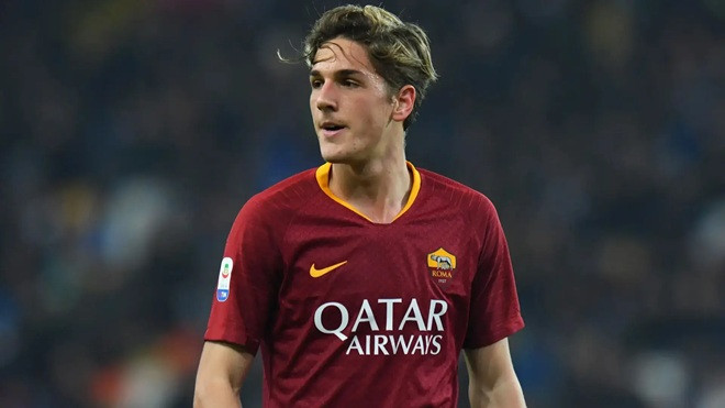 Ajax nhắm chiêu mộ tiền vệ Nicolo Zaniolo thay thế Mika Godts trong kỳ chuyển nhượng