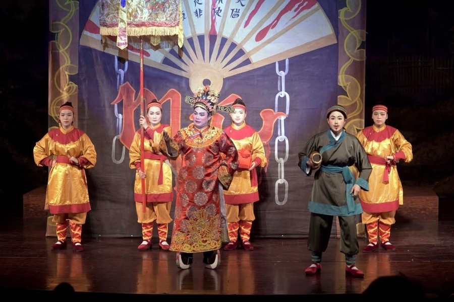 Để tuồng đi cùng đời sống đương đại