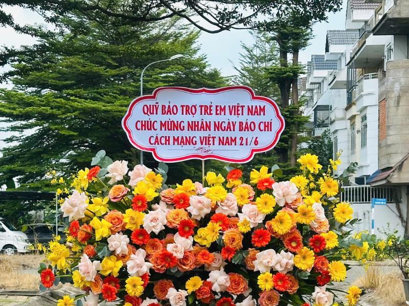 Hoa tươi được nhiều doanh nghiệp lựa chọn để tạo dấu ấn trong ngày khai trương