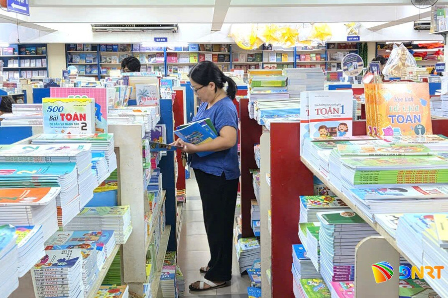 Đà Nẵng: Chật vật tìm mua sách giáo khoa trước thềm năm học mới