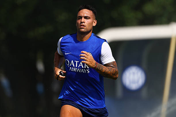 Barcelona duyệt ngân sách lớn quyết chiêu mộ Lautaro Martinez theo yêu cầu Hansi Flick