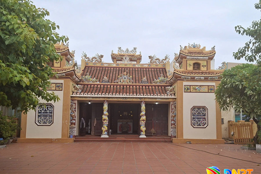 Những dòng chữ Hán tại lăng Ông Tân Thái