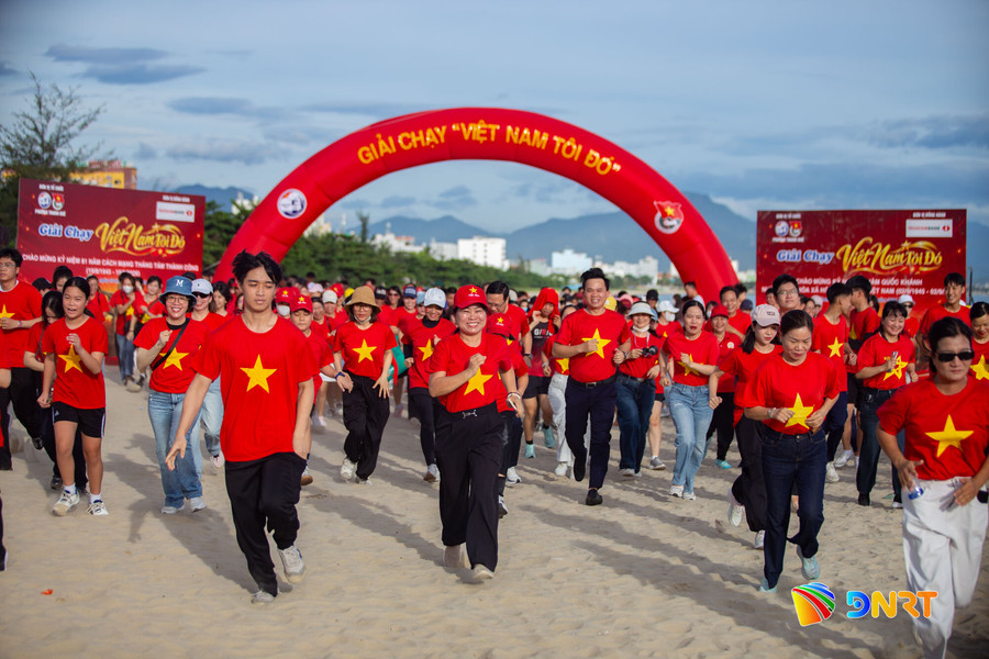 Hơn 500 vận động viên tham gia Giải chạy “Việt Nam Tôi đó” phường Thanh Khê