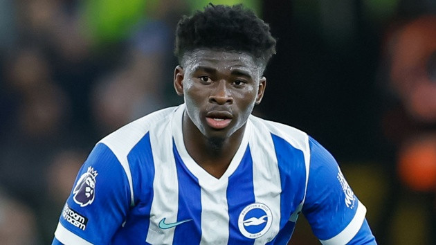 Man United đạt thỏa thuận chiêu mộ tiền vệ Carlos Baleba từ Brighton với giá 70 triệu bảng