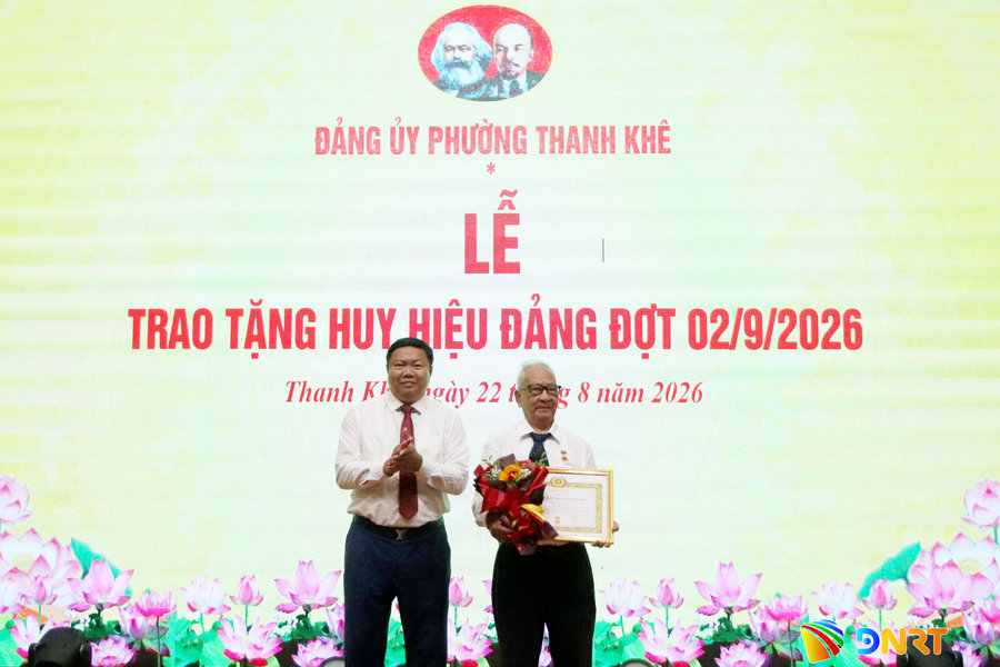 Phường Thanh Khê trao Huy hiệu Đảng cho 609 đảng viên đủ tiêu chuẩn