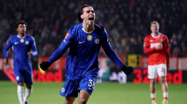 Sevilla đẩy mạnh đàm phán mượn Marc Guiu nhằm giải cứu chân sút trẻ thất sủng của Chelsea