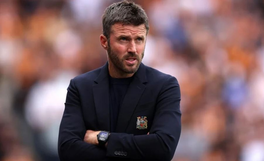 Michael Carrick nói MU phải tìm lời giải sau thất bại 0-2 trước Hull City ở vòng mở màn