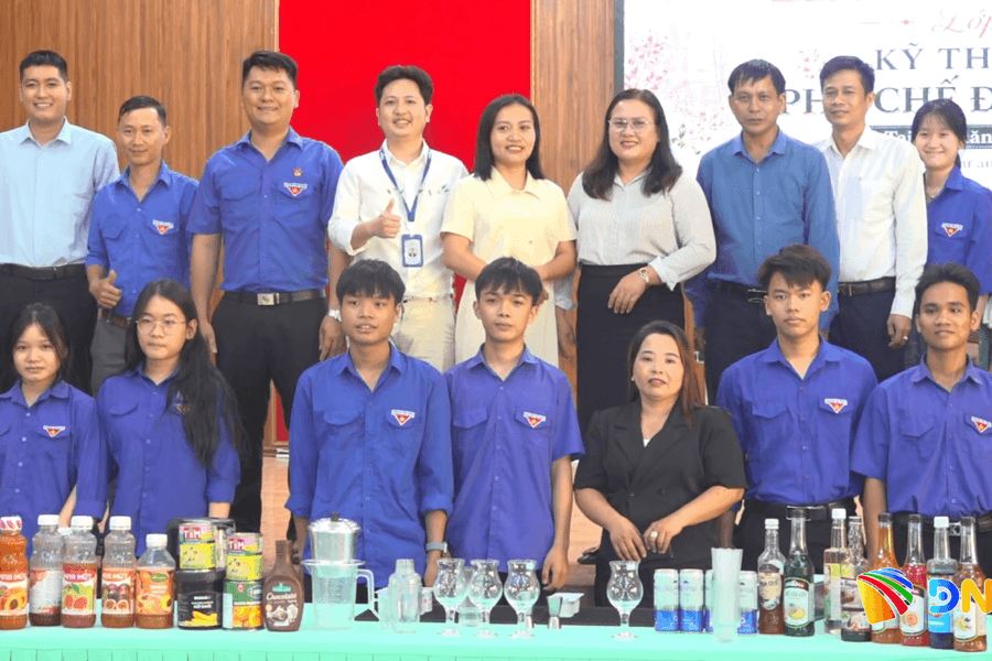 Thăng Điền khai giảng lớp nghề pha chế đồ uống cho thanh niên