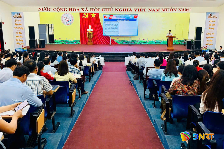 Gần 1.000 cán bộ, giáo viên Đà Nẵng được tuyên truyền về biển, đảo