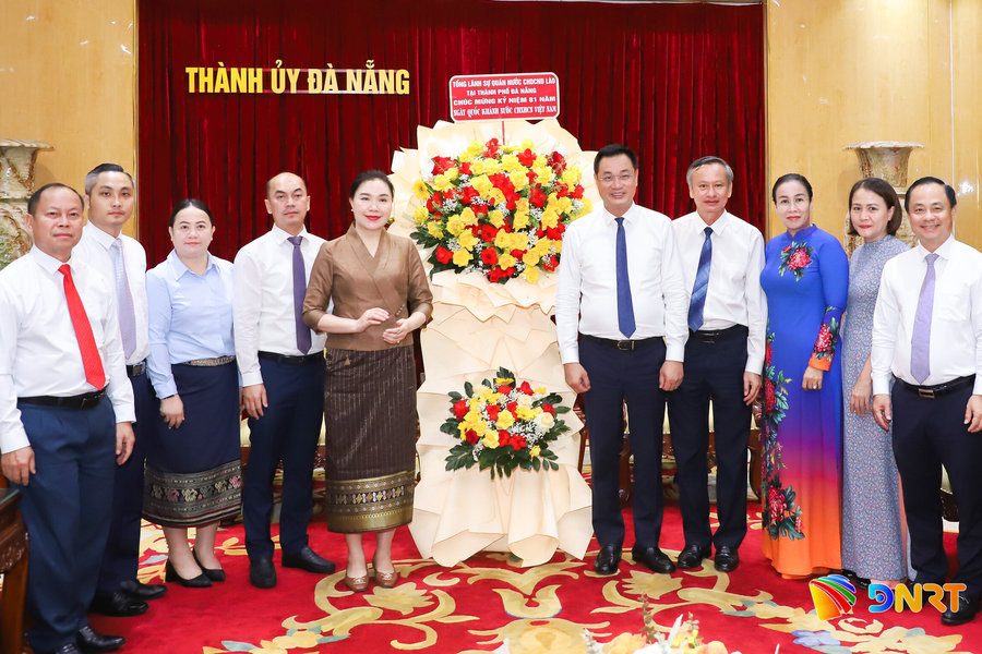 Tổng Lãnh sự Lào tại Đà Nẵng chúc mừng Quốc khánh 2/9