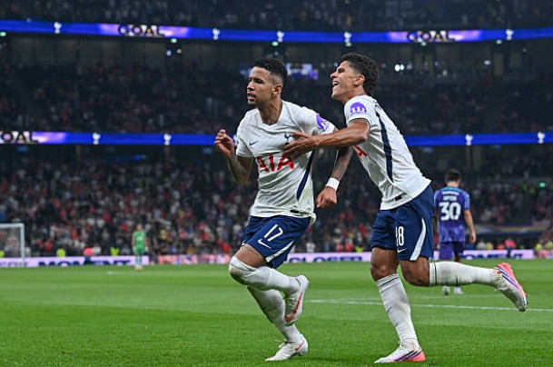 Tottenham đè bẹp Charlton 5-1 tại Cúp Liên đoàn Anh nhờ màn tỏa sáng rực rỡ của Savinho