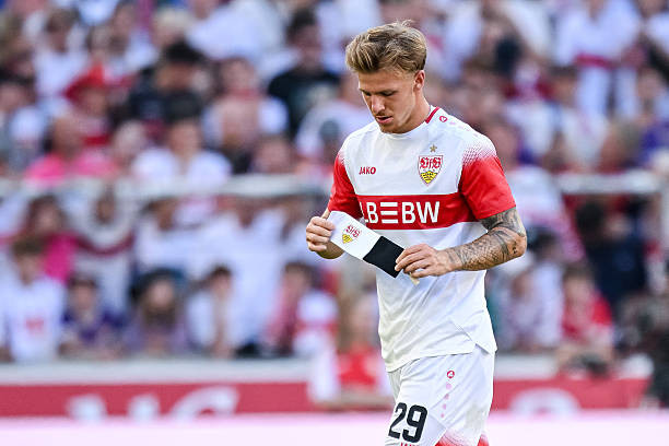MU nhắm trung vệ Finn Jeltsch của Stuttgart với mức giá 50 triệu euro để nâng cấp hàng thủ