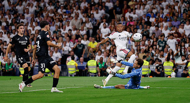 Mbappe lập hat-trick vào lưới Real Sociedad, lập cột mốc hơn 100 bàn thắng cho Real Madrid