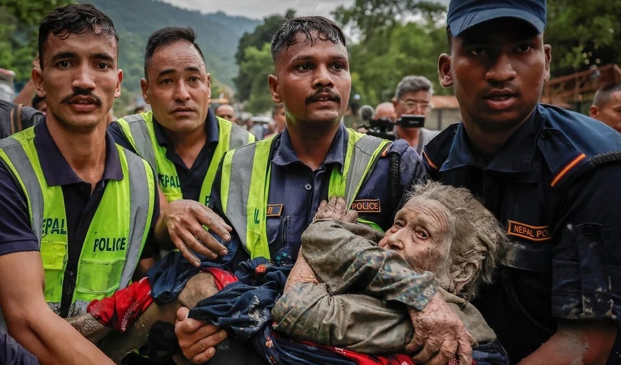 Phép màu giữa vùng lũ dữ ở Nepal