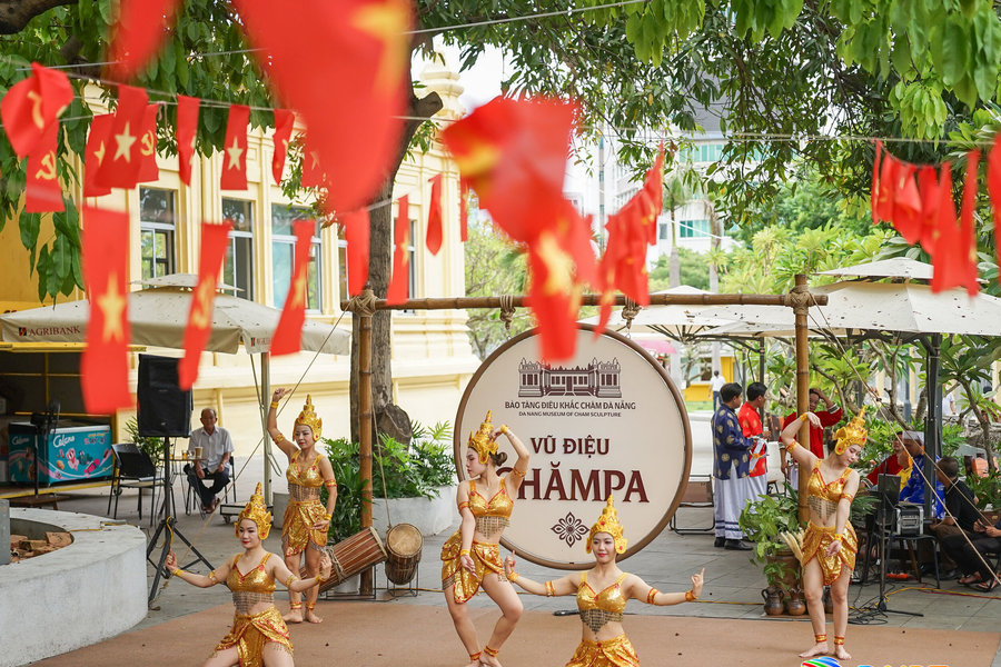 Let’s experience rhythms of Champa by Han River