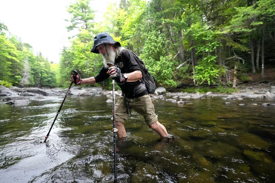 Cụ ông 91 tuổi lập kỷ lục người cao tuổi nhất chinh phục đường mòn Appalachian