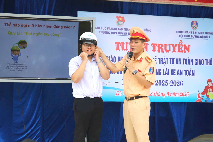 Bảo đảm an toàn giao thông cho học sinh