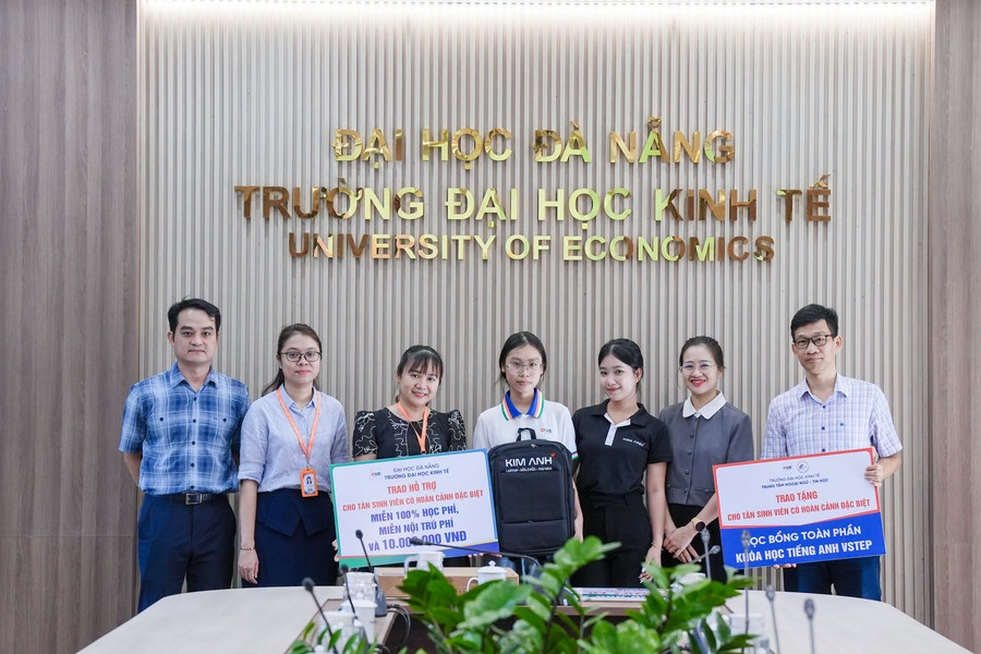 Hỗ trợ tân sinh viên bước vào năm học mới