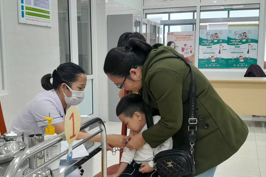 Đẩy nhanh tiến độ tiêm chủng