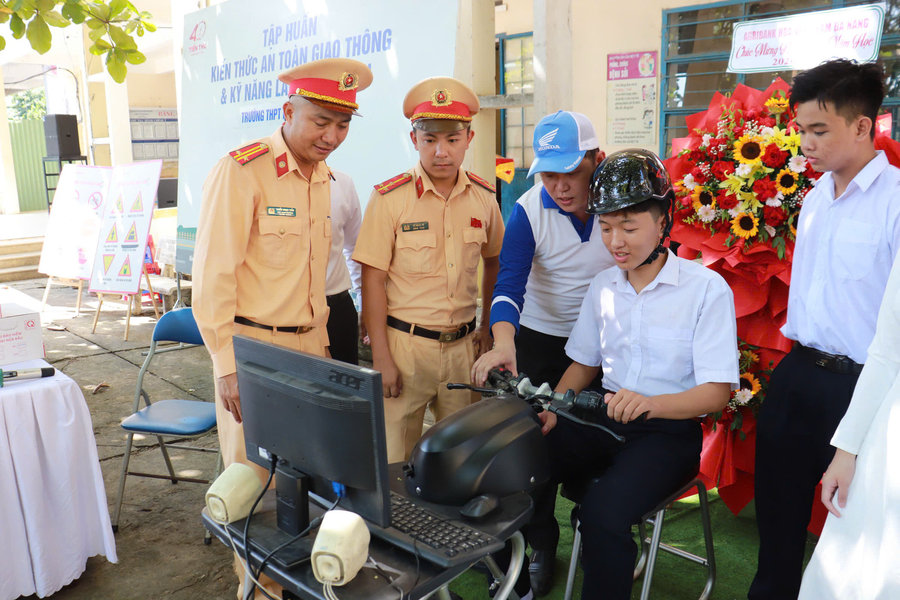 Siết chặt trật tự an toàn giao thông học đường
