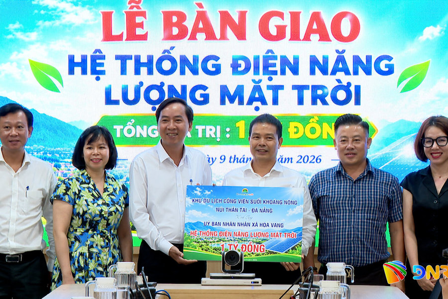 Xã Hòa Vang tiếp nhận hệ thống điện năng lượng mặt trời trị giá 1 tỷ đồng