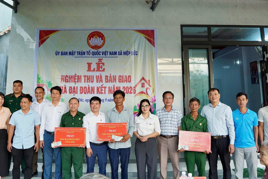 Xã Hiệp Đức bàn giao 3 nhà đại đoàn kết