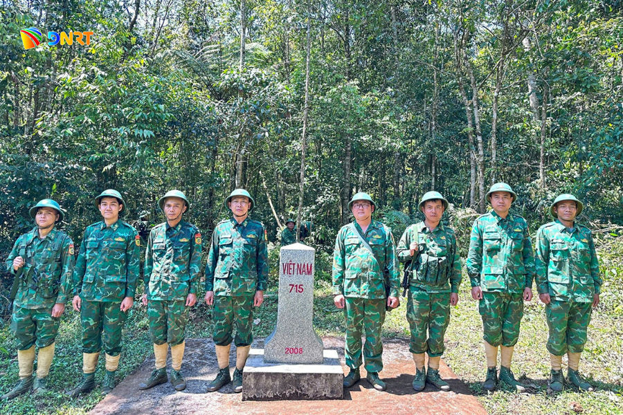 Giữ vững biên cương, bền chặt tình quân dân