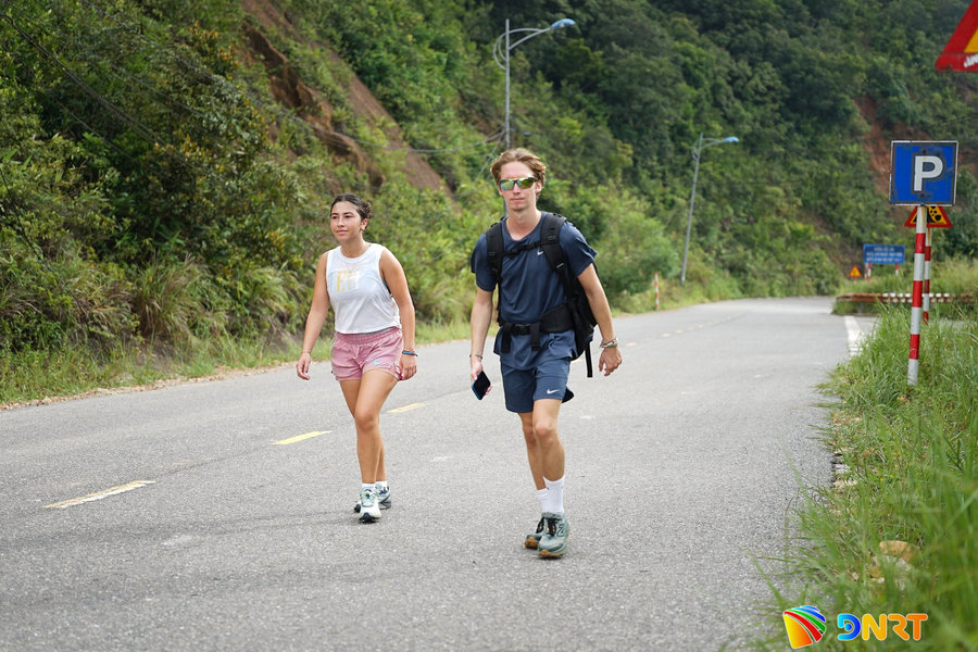 Đà Nẵng yêu cầu du khách không tham gia tour trekking tự phát tại bán đảo Sơn Trà