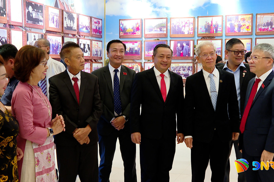 Da Nang leaders visit the Vietnamese community in Savannakhet