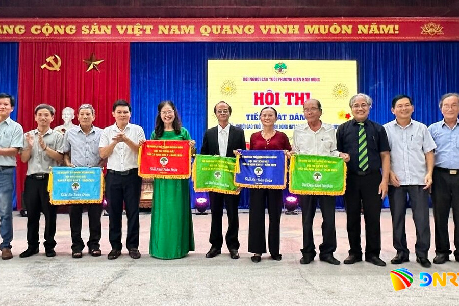 Hội thi Tiếng hát dân ca người cao tuổi phường Điện Bàn Đông: Chi hội người cao tuổi Tổ dân phố Cẩm Sa đoạt giải Nhất