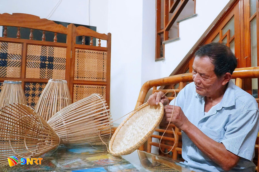 Dáng làng theo những con nước
