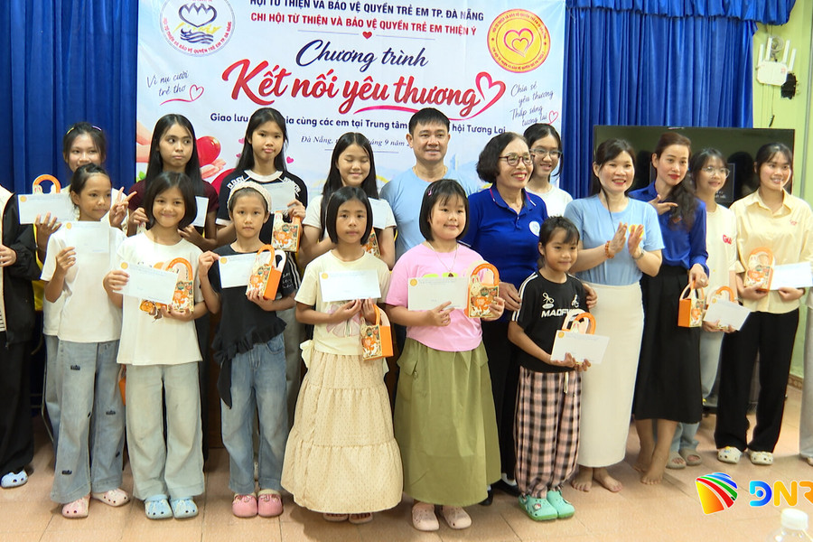 Trao 55 suất quà Trung thu cho trẻ em khó khăn tại phường Thanh Khê