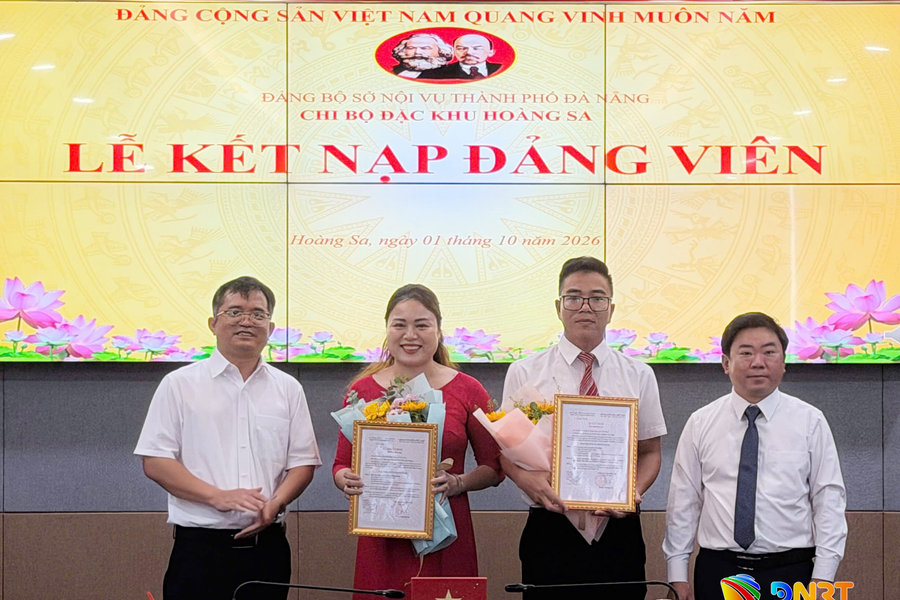Chi bộ Đặc khu Hoàng Sa kết nạp hai đảng viên mới