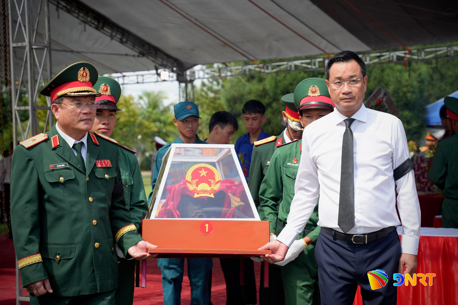 Truy điệu, an táng 14 hài cốt liệt sĩ tại Nghĩa trang liệt sĩ Hội An